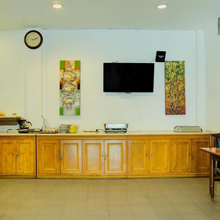 Townhouse Oak Palembang Near Jembatan Ampera Formerly Azzura Hotel Bagian luar foto