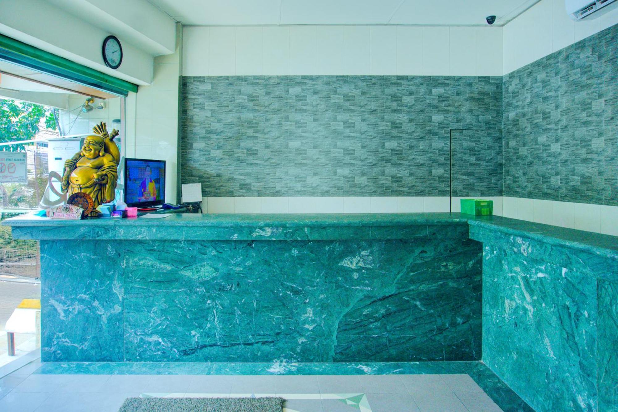 Townhouse Oak Palembang Near Jembatan Ampera Formerly Azzura Hotel Bagian luar foto