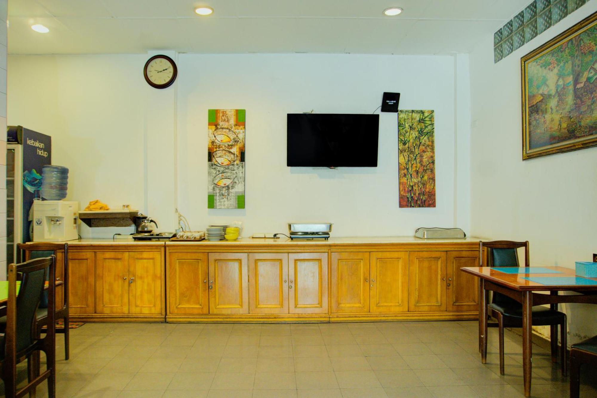 Townhouse Oak Palembang Near Jembatan Ampera Formerly Azzura Hotel Bagian luar foto