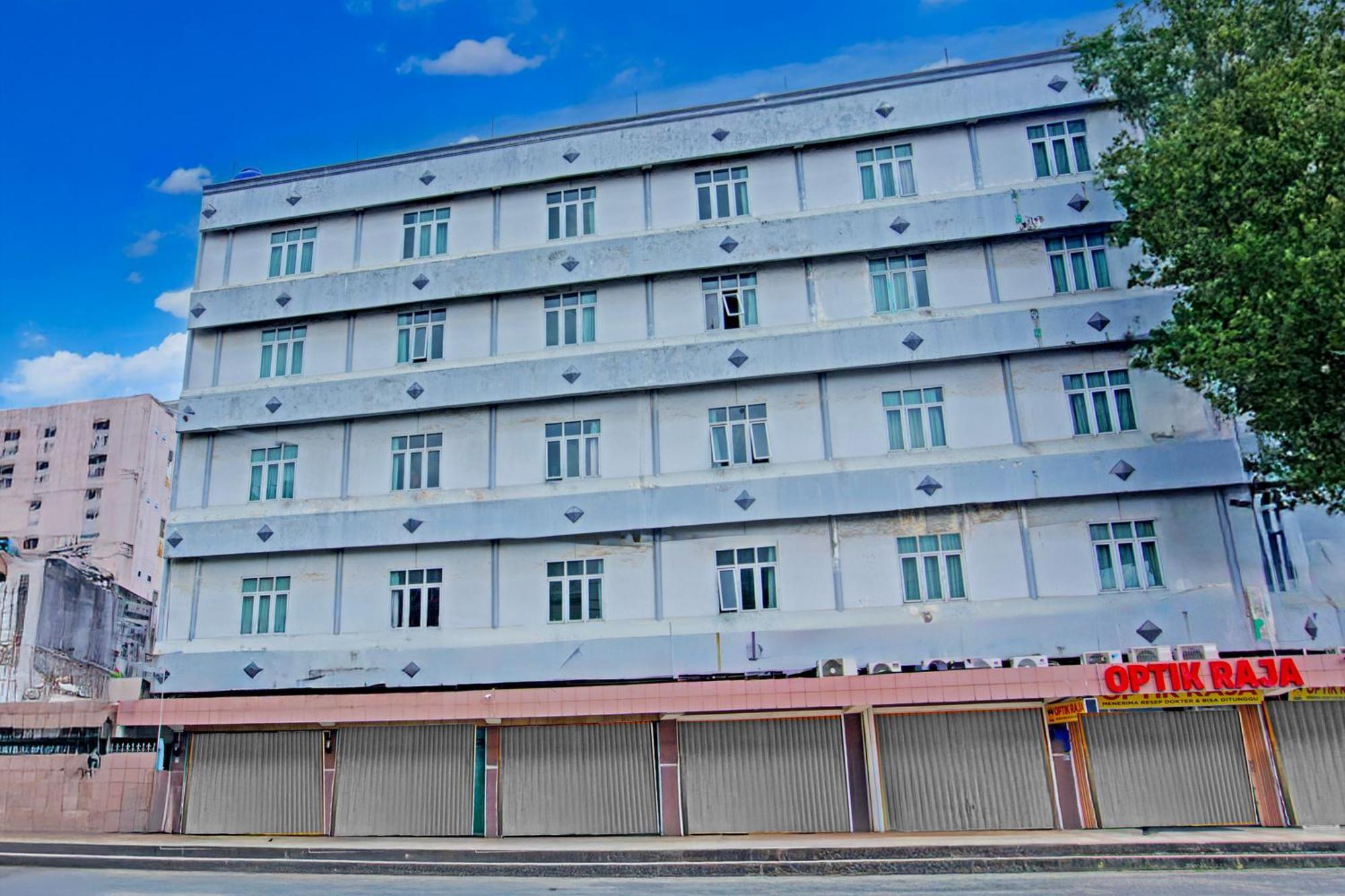 Townhouse Oak Palembang Near Jembatan Ampera Formerly Azzura Hotel Bagian luar foto