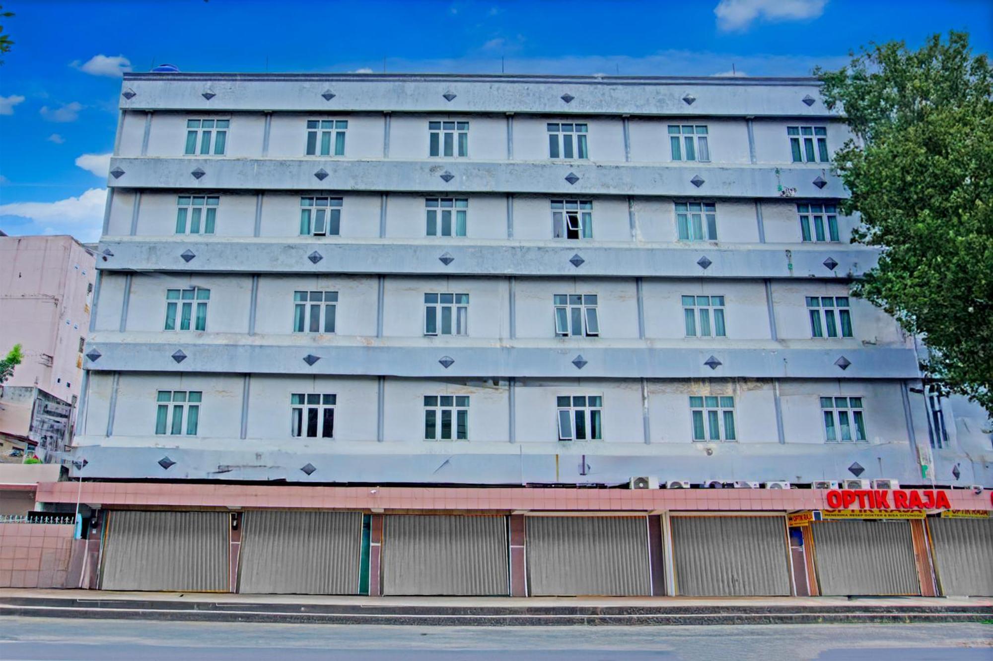 Townhouse Oak Palembang Near Jembatan Ampera Formerly Azzura Hotel Bagian luar foto