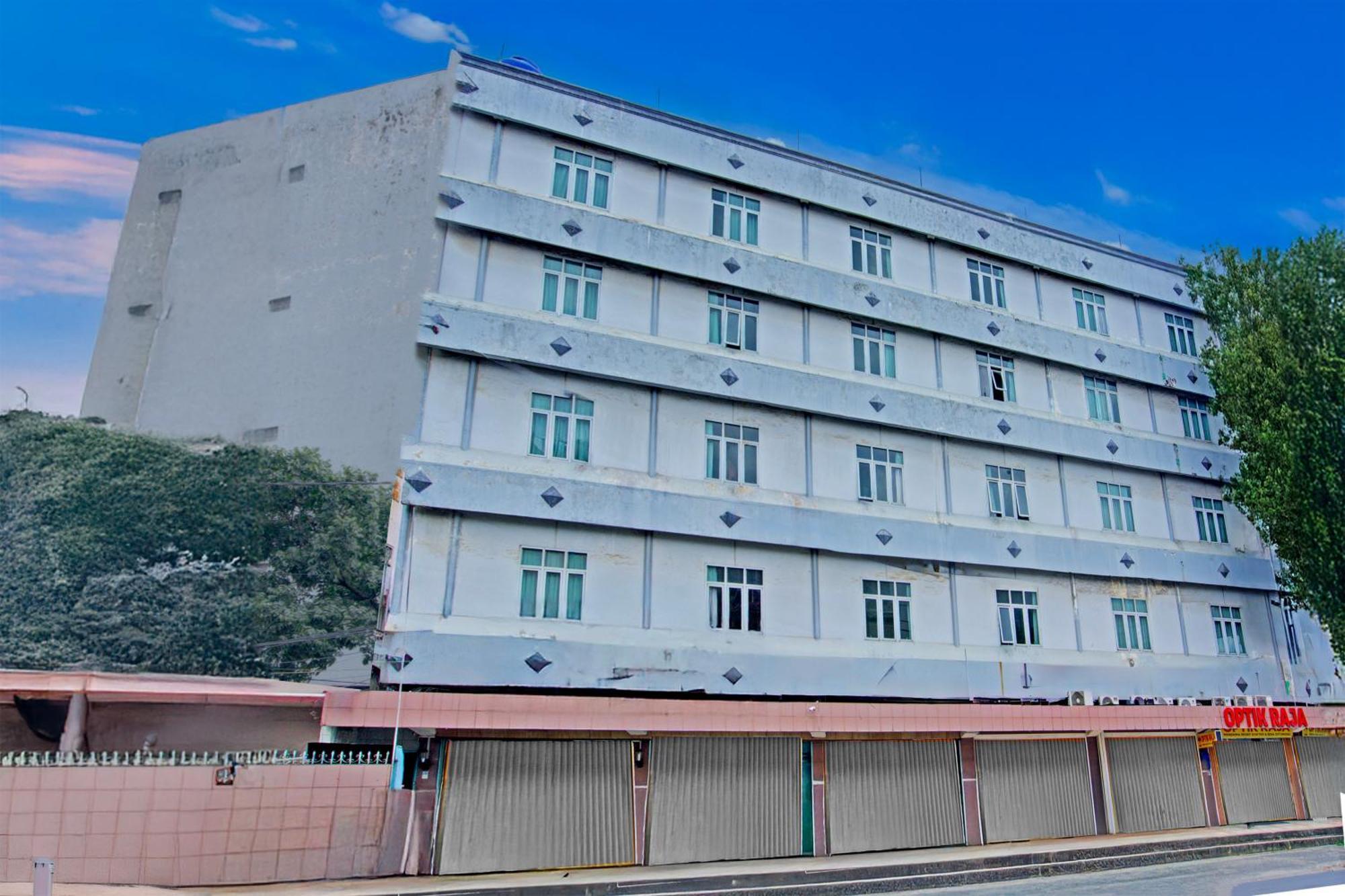 Townhouse Oak Palembang Near Jembatan Ampera Formerly Azzura Hotel Bagian luar foto