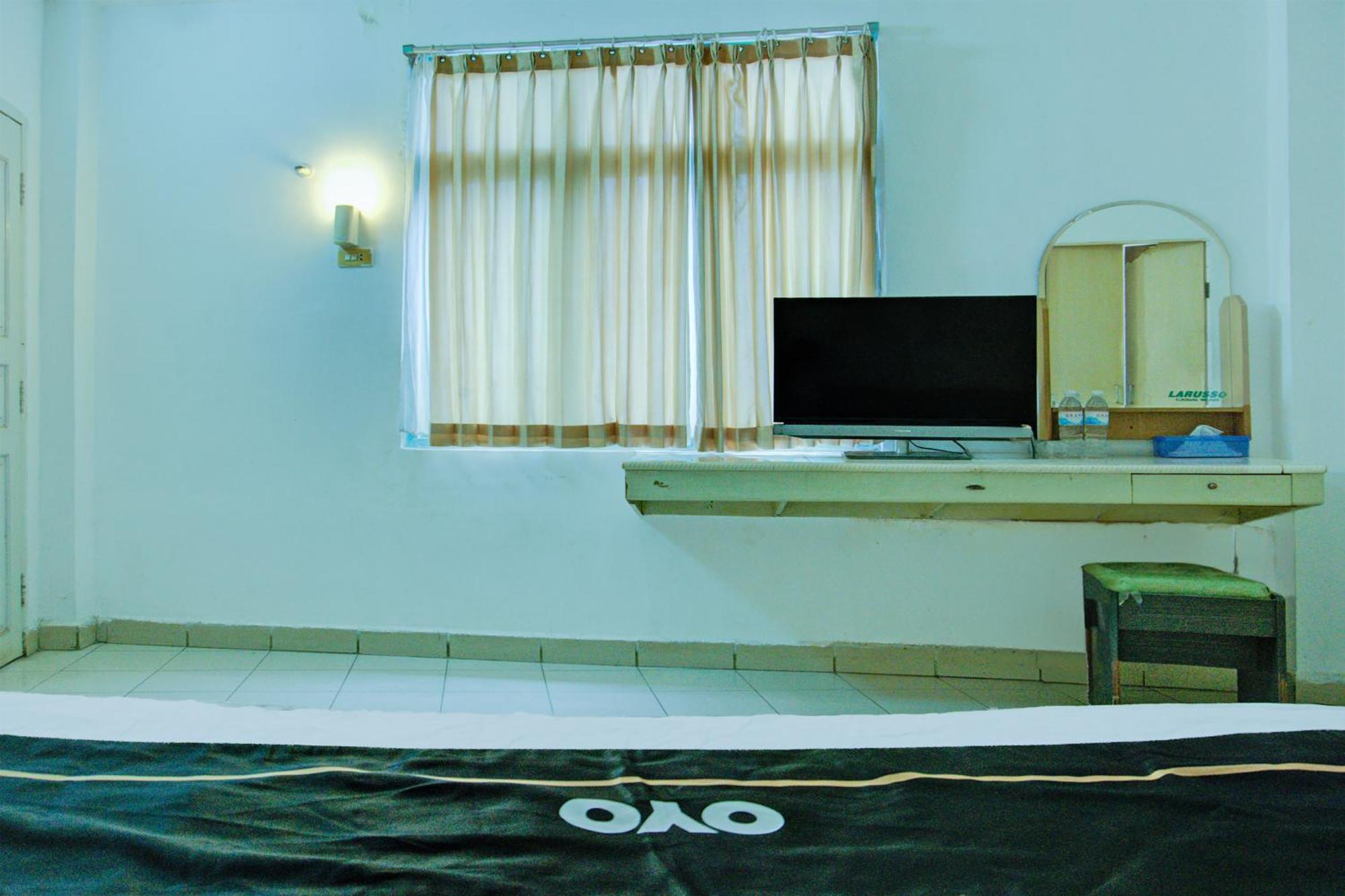 Townhouse Oak Palembang Near Jembatan Ampera Formerly Azzura Hotel Bagian luar foto