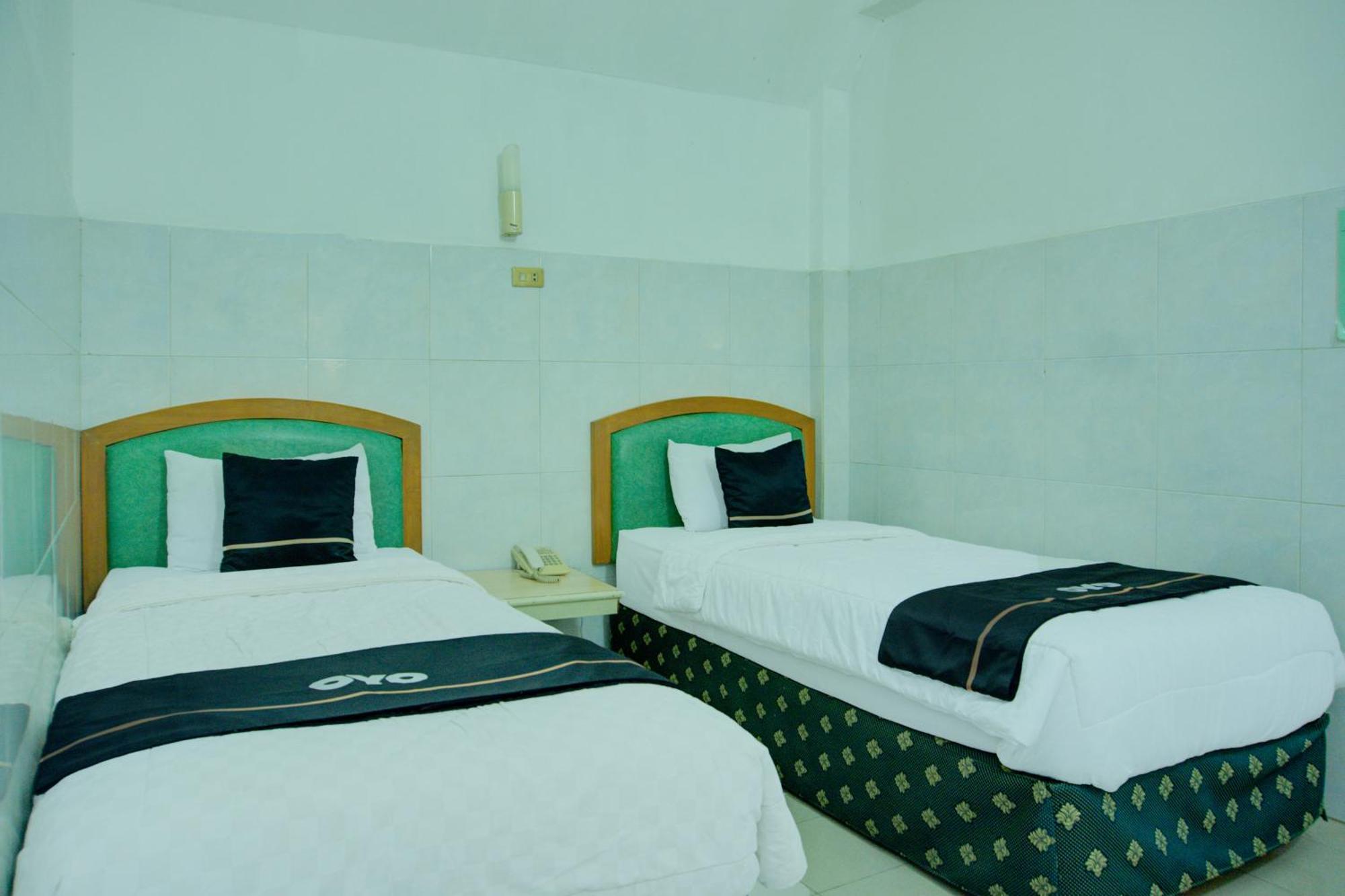 Townhouse Oak Palembang Near Jembatan Ampera Formerly Azzura Hotel Bagian luar foto