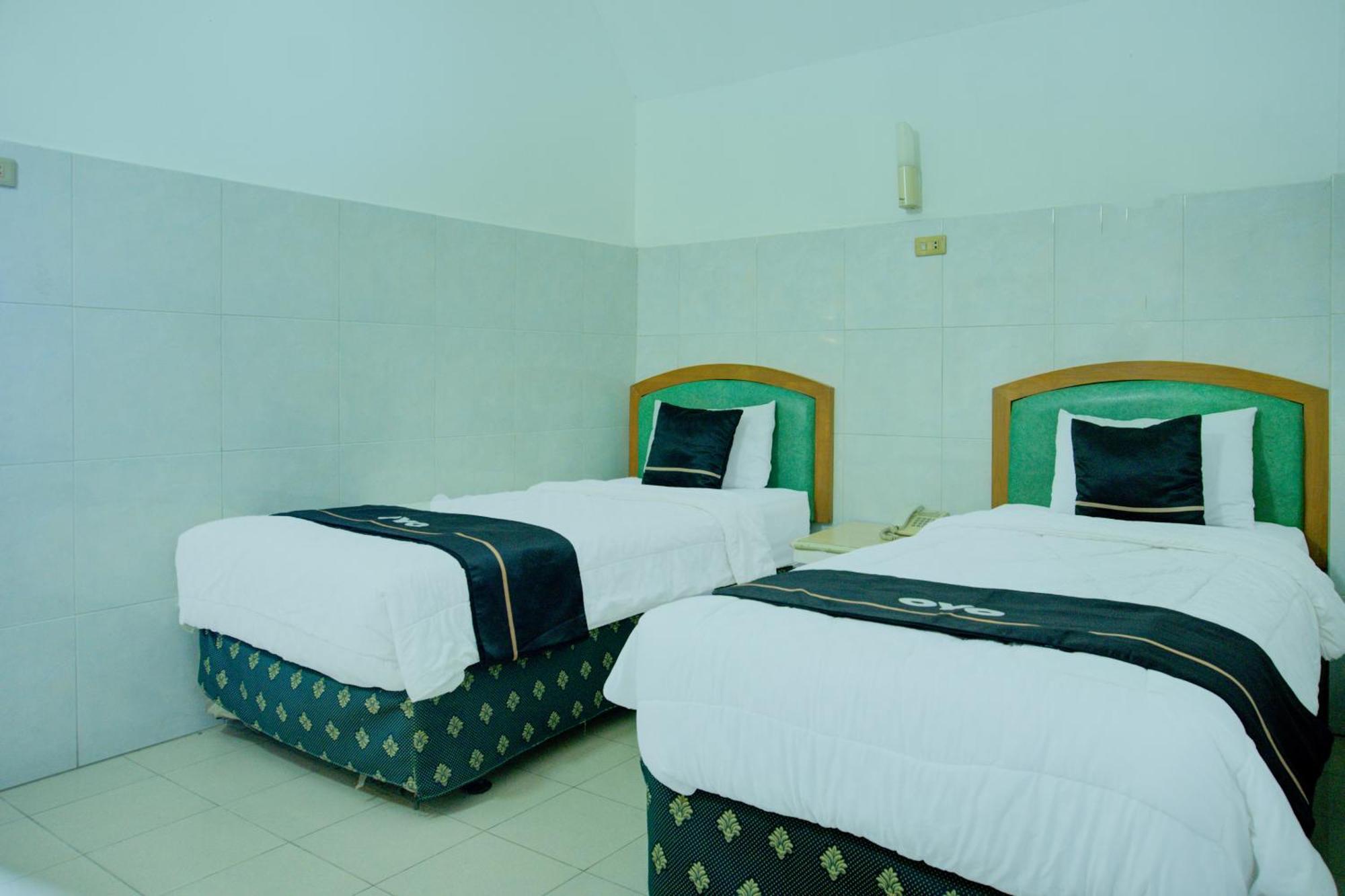 Townhouse Oak Palembang Near Jembatan Ampera Formerly Azzura Hotel Bagian luar foto