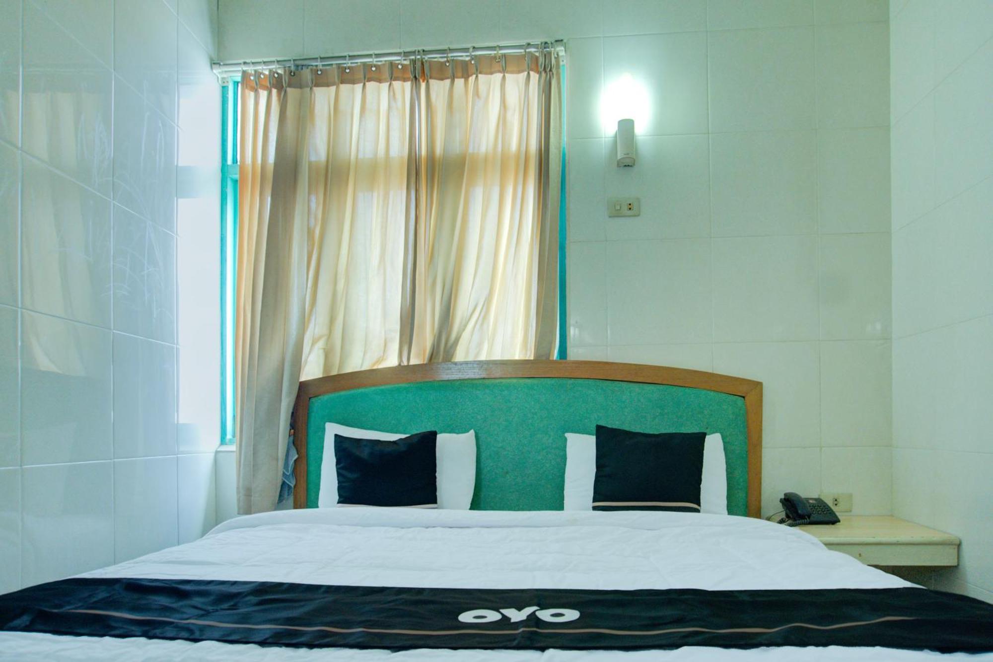 Townhouse Oak Palembang Near Jembatan Ampera Formerly Azzura Hotel Bagian luar foto