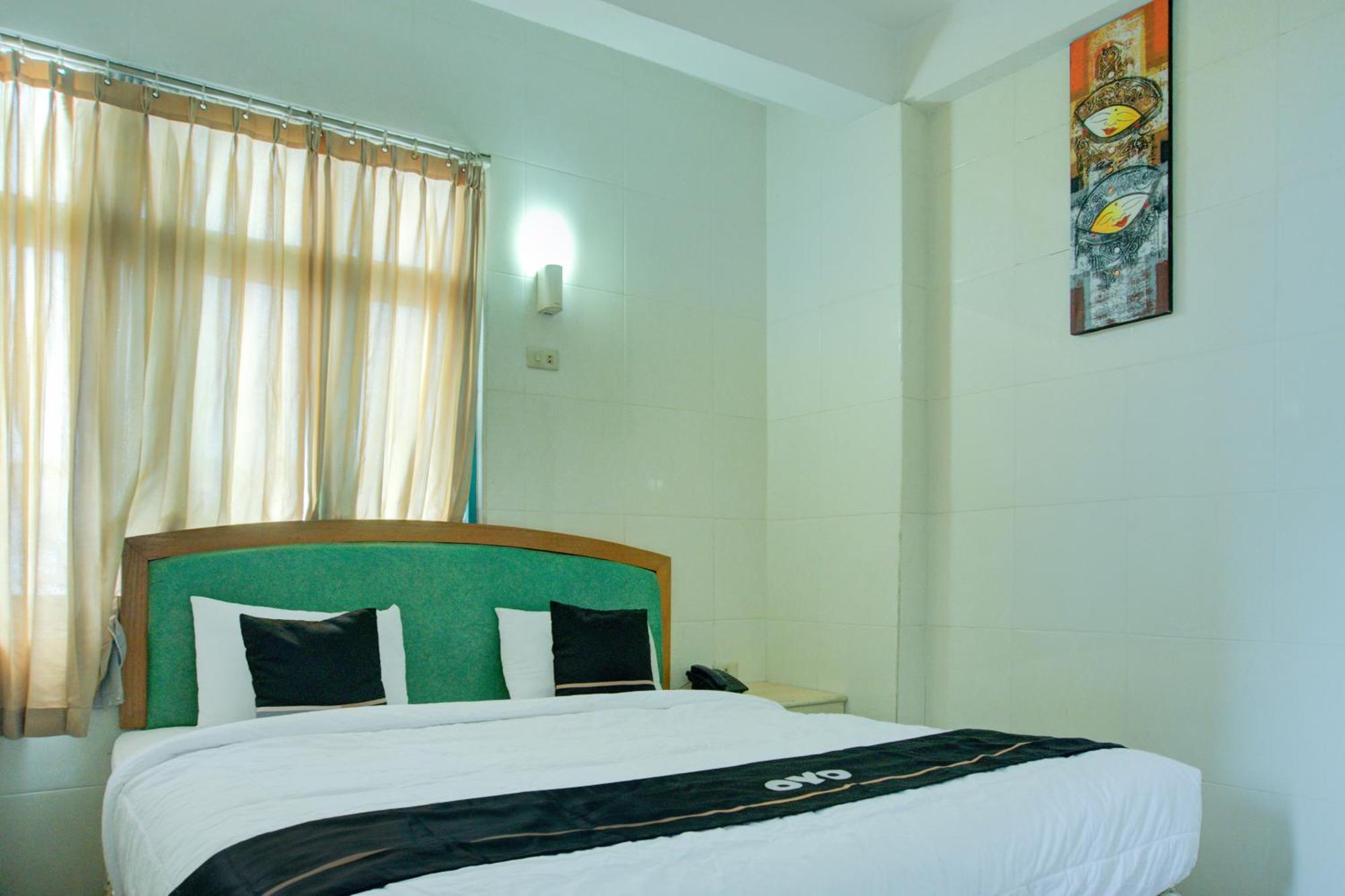Townhouse Oak Palembang Near Jembatan Ampera Formerly Azzura Hotel Bagian luar foto