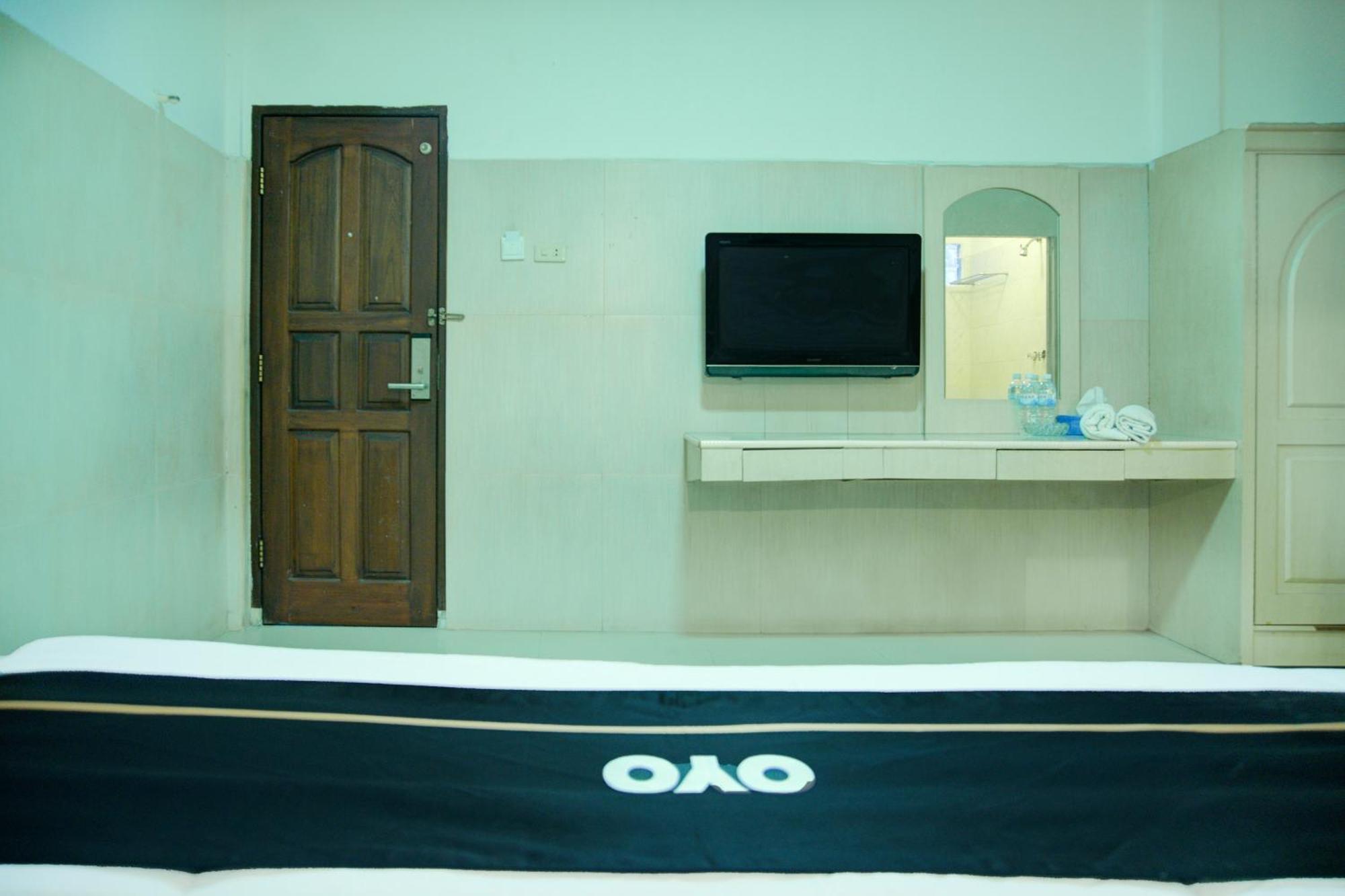 Townhouse Oak Palembang Near Jembatan Ampera Formerly Azzura Hotel Bagian luar foto