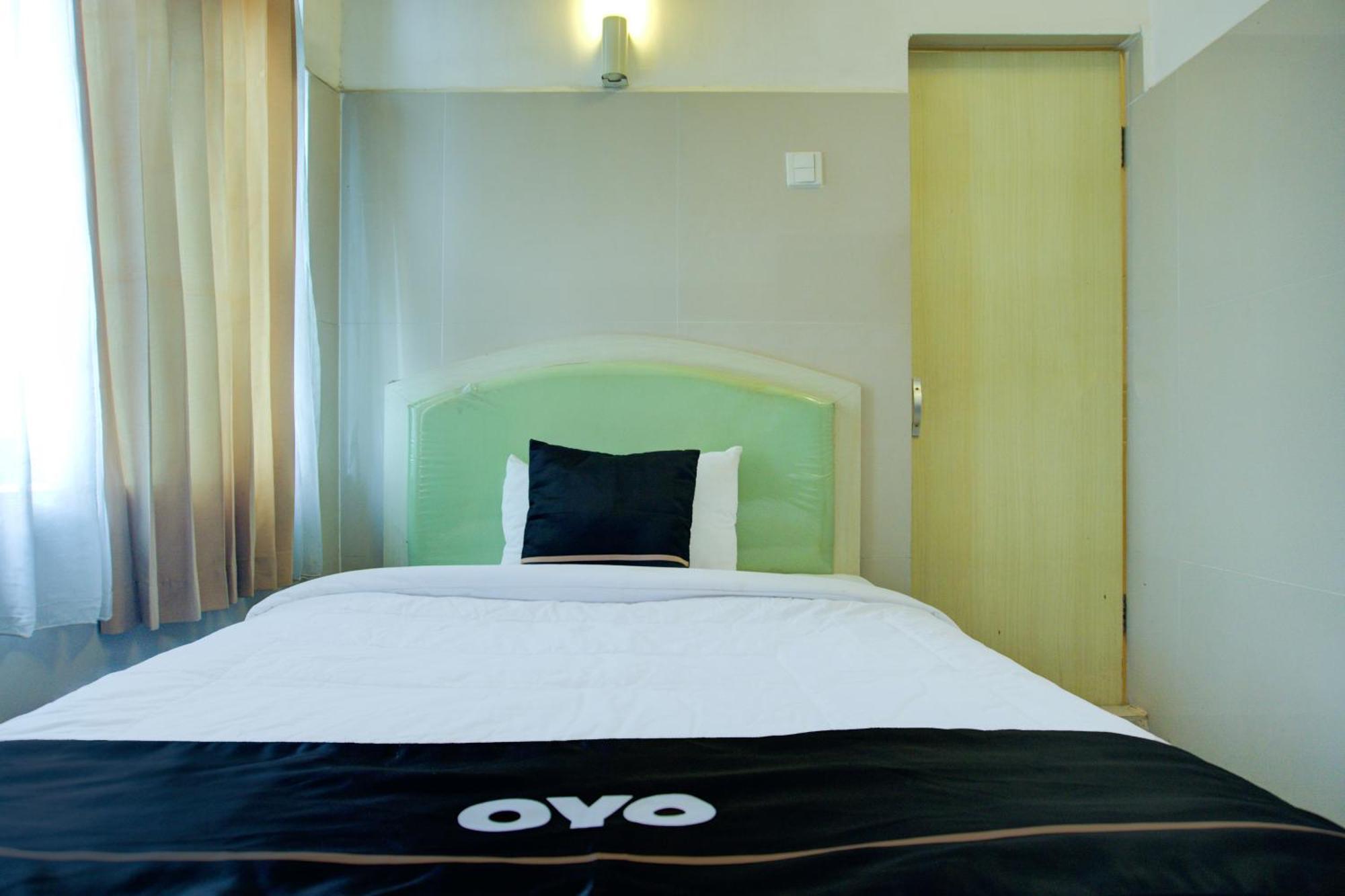 Townhouse Oak Palembang Near Jembatan Ampera Formerly Azzura Hotel Bagian luar foto