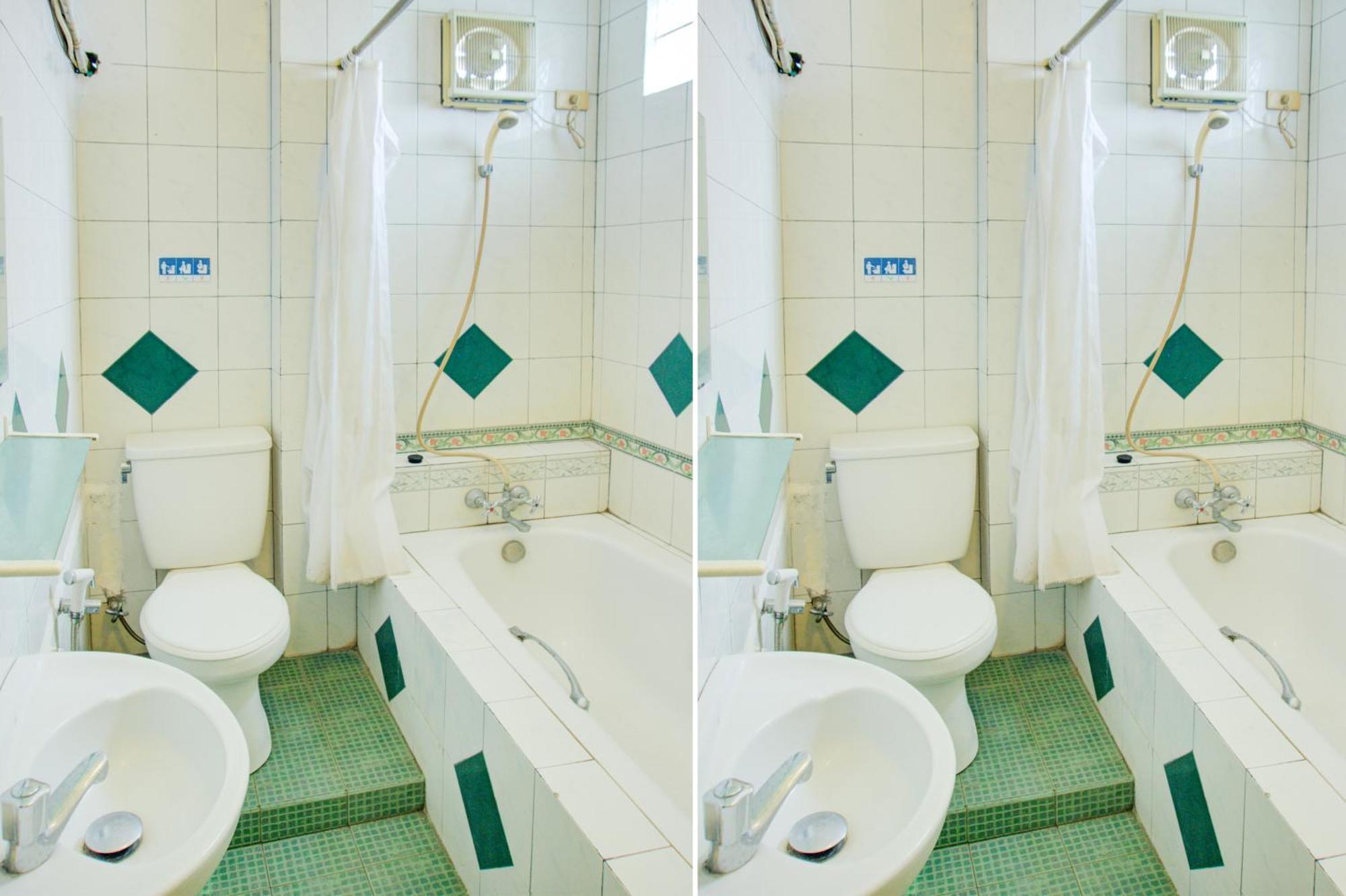 Townhouse Oak Palembang Near Jembatan Ampera Formerly Azzura Hotel Bagian luar foto